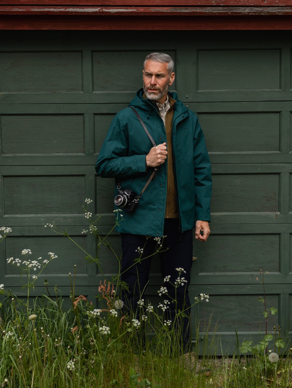 M_Coniston_Jacket_M’s_Fir_Green_Radiant_Merino_Jacket_M’s_Cedar_Brown_Dover_Shirt_LS_M’s_Ecru_Cedar_Check_Winter_Stretch(14)