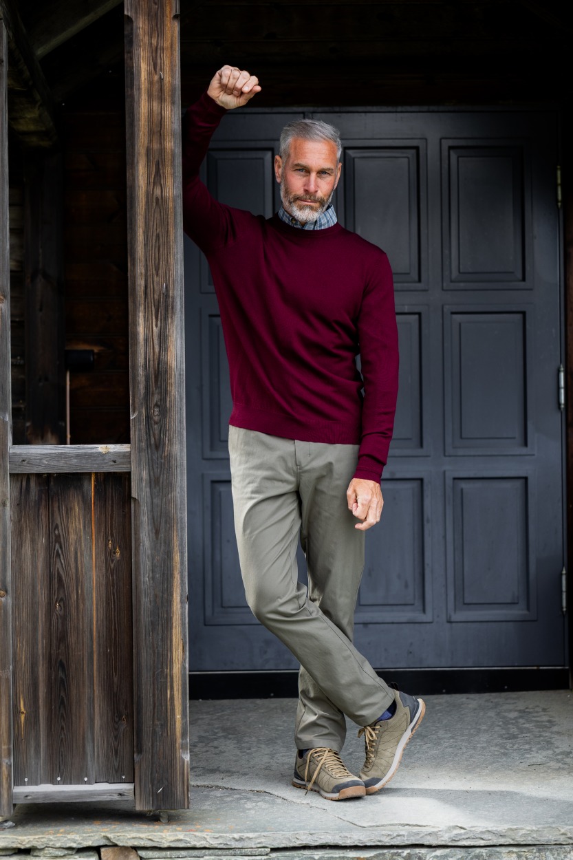 M_Merino_Crew_M’s_Chestnut_Red_Coast_Shirt_LS_M’s_Haze_Grey_Blue_Check_District_Chinos_M’s_Flagstone(3)