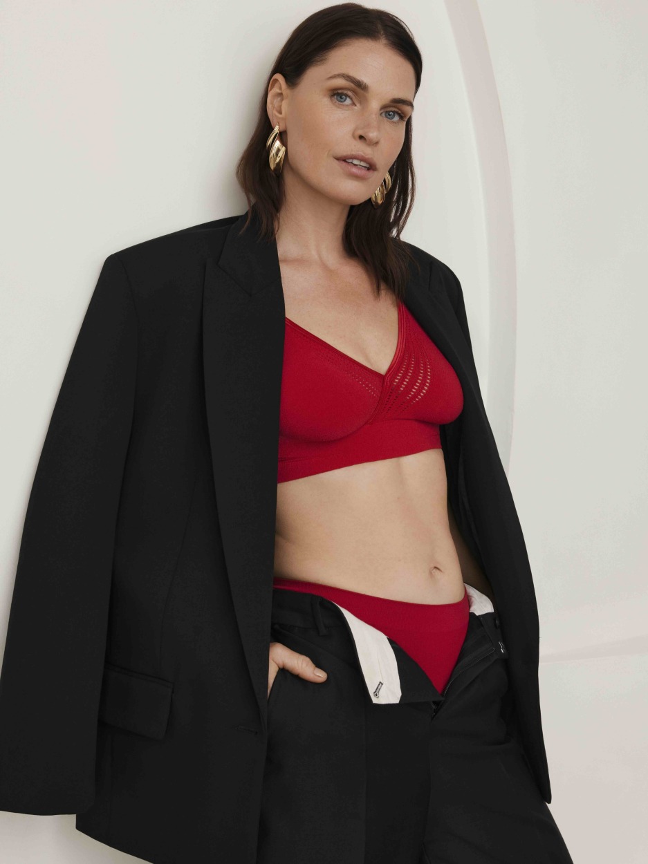 fullsize_CleoRed_2305_SoftRevolt_16okt25 (1)